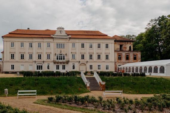 Zámek Bystřice nad Úhlavou foto 38