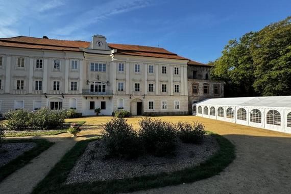 Zámek Bystřice nad Úhlavou foto 43