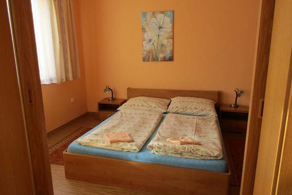 apartm&aacute;n TŘI druh&aacute; ložnice